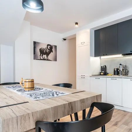 Czarny Baran Apartment *